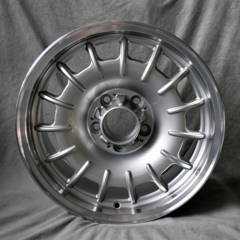 Maxilite Bundt Style passend für Mercedes 16x8 5x112